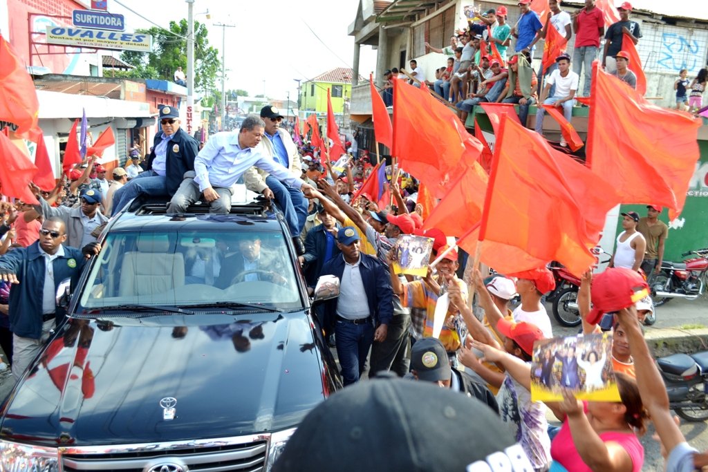 Leonel Fernández visita a Moca